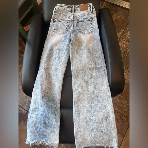Judy Blue acid wash wide leg - Picture 5 of 5